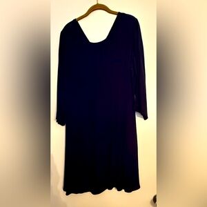 GAP Black dress with V-shaped back and 3/4 sleeves size 12 washable gentle NWT